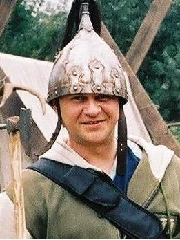 Nie hełm zdobi rycerza